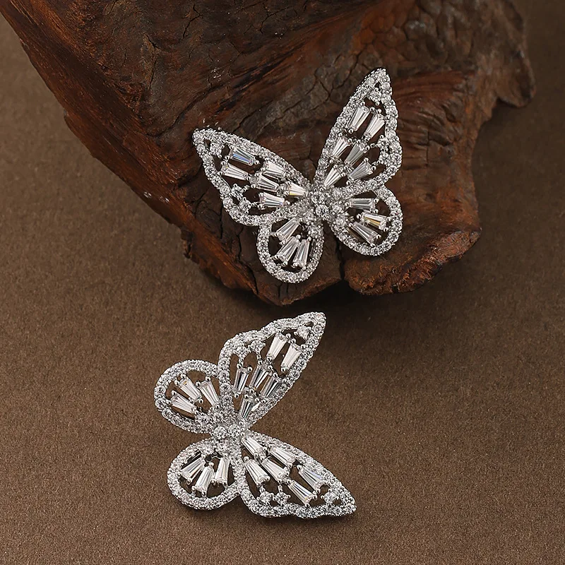 Fashionable, sweet and super fairy fragrance, flashing zircon butterfly earrings, niche light luxury and high-end earrings