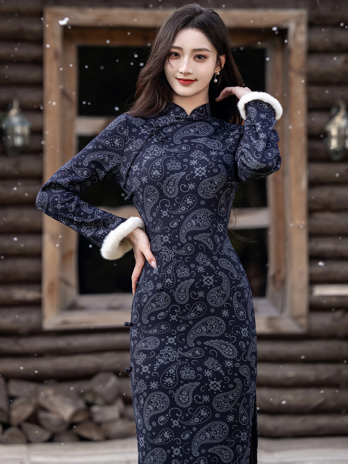 qipao-lungo-super-morbido-da-donna-lavorato-a-maglia-autunno-inverno-blu-intenso-con-motivo-floreale-per-l'uso-quotidiano