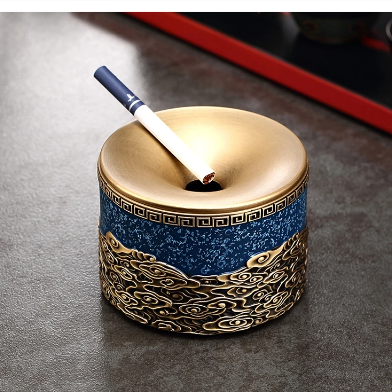 

латунная пепельница, украшение крышки комнаты и офиса