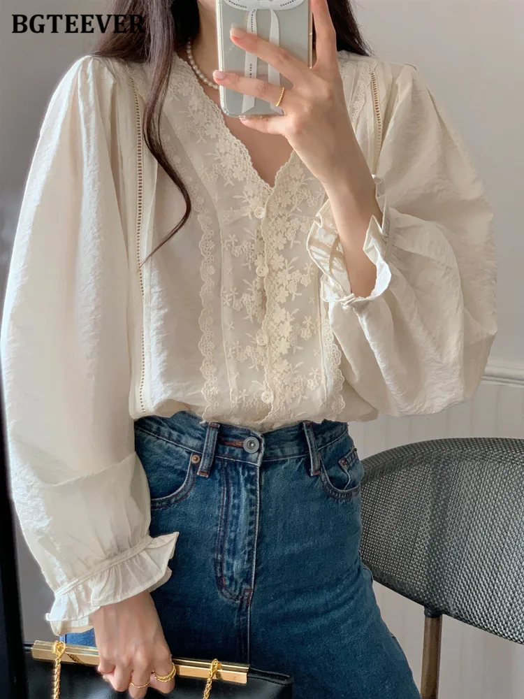 

BGTEEVER Elegant V-neck Patchwork Women Lace Shirts Spring Puff Sleeve Single-breasted Loose Female Solid Blouses Tops