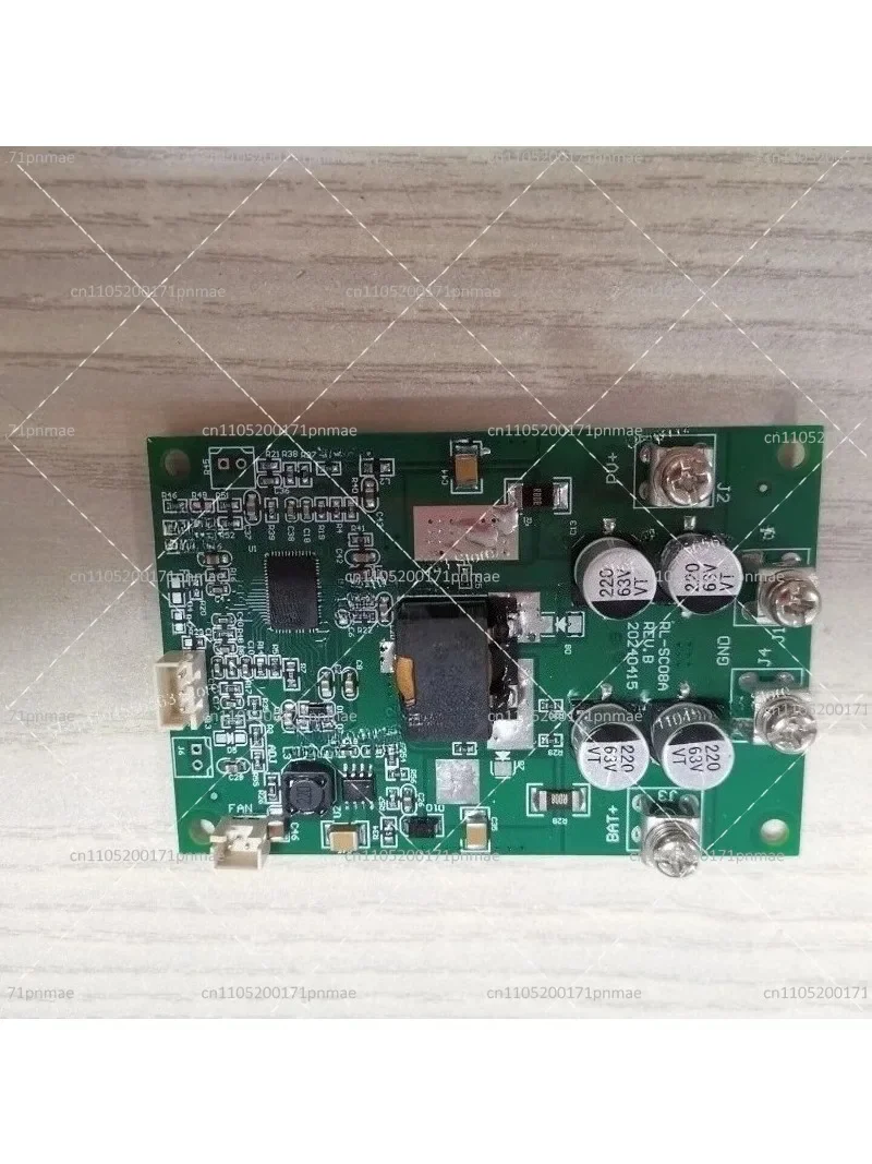 300W MPPT Solar Charge Controller Auto Lift RV Battery Charging Solar Panel Regulator for Renewable Energy Systems