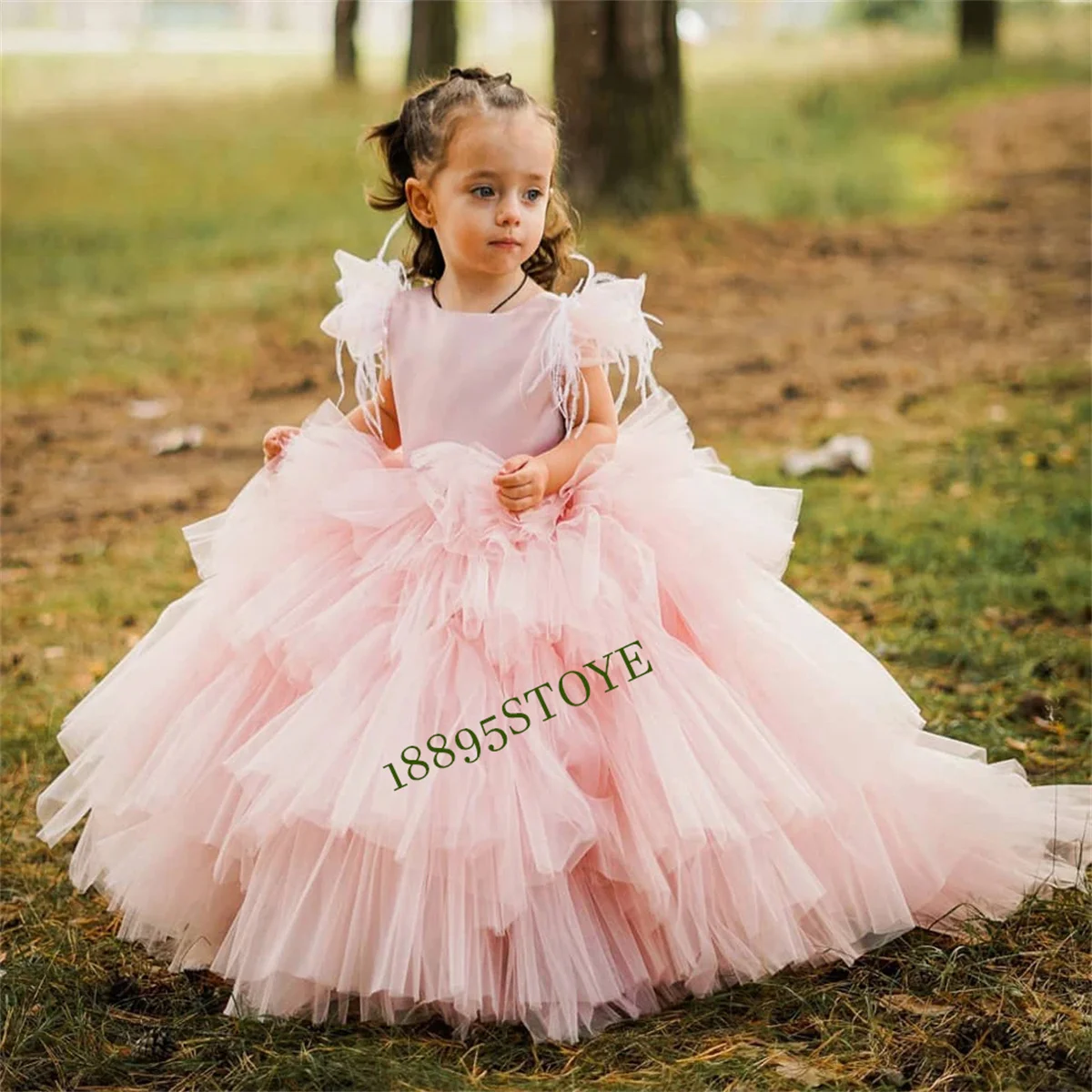 

Yipeisha Cute Wedding Flower Girl Dress Round Neck Feathers First Communion Gown Floor Length Little Girls Party Dresses