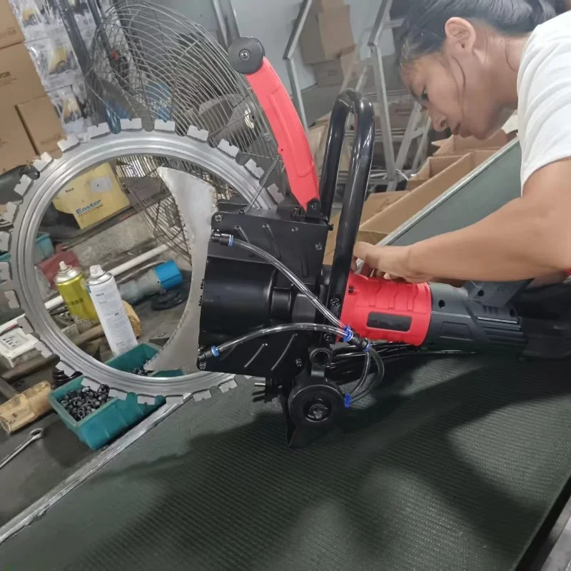 High Power Electric Brushless Wall Cutting Tool No need to adjust the machine when changing blades