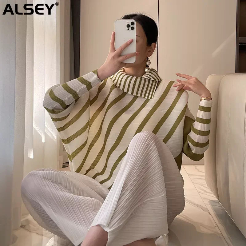 

ALSEY Miyake Pleated Lapel Striped Print Pullover Summer New Bat Sleeve Loose Vintage T-shirts for Women Aesthetic Clothes