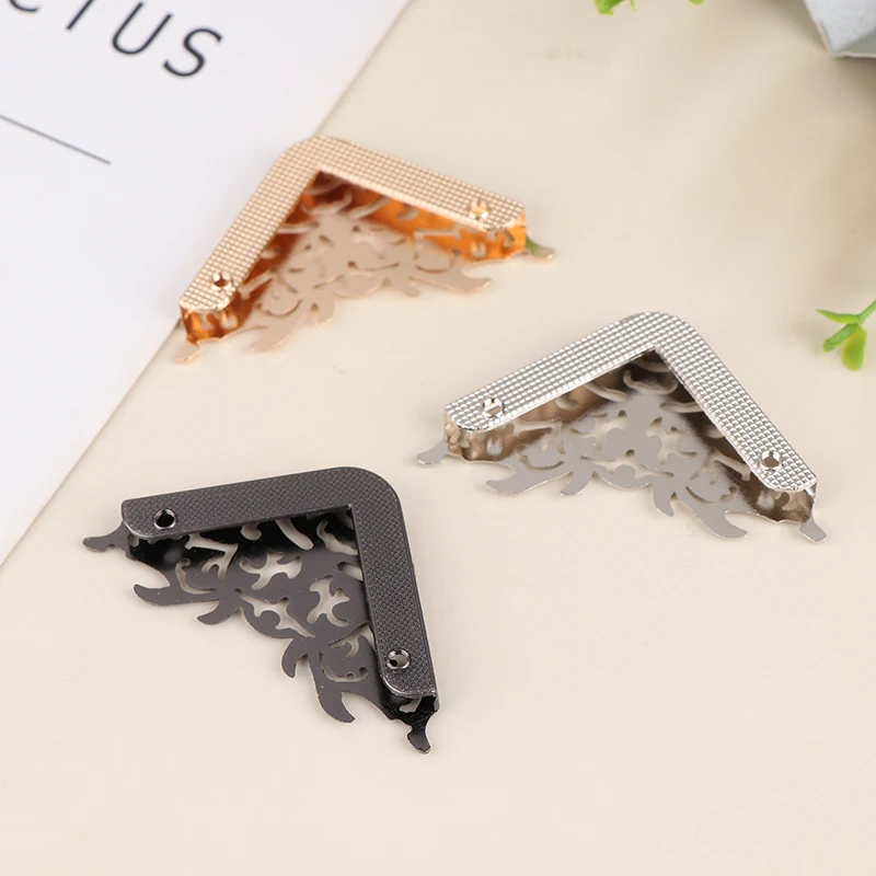 金属製バッグコーナープロテクター、ハンドバッグクリップエッジ、固定装飾バックル、DIYハードウェアアクセサリー、2本のネジ