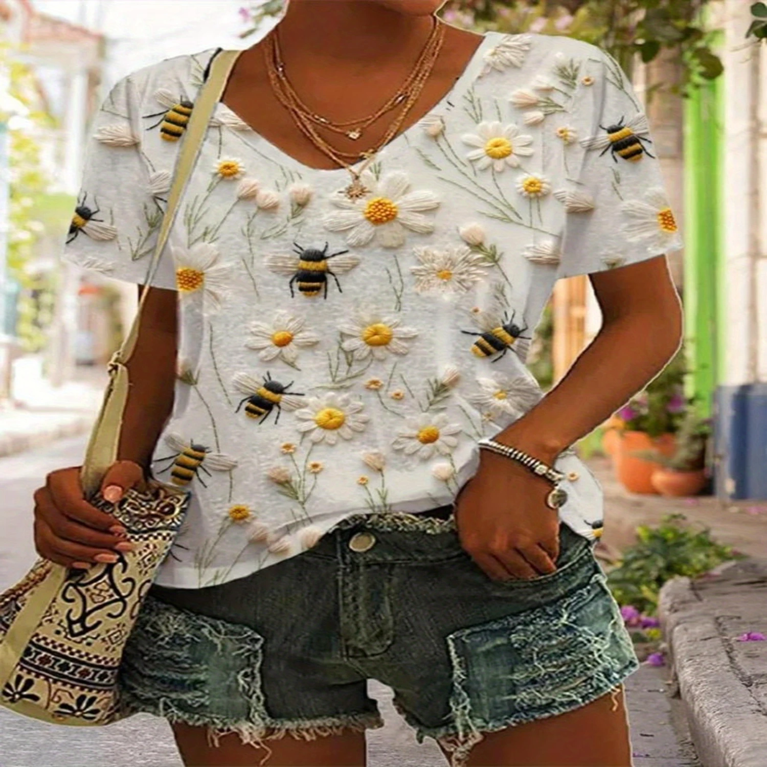 Chic Floral Print V Neck T-shirt - Lightweight & Comfortable Short Sleeve Top for Stylish Women - Perfect Spring & Summer Wear