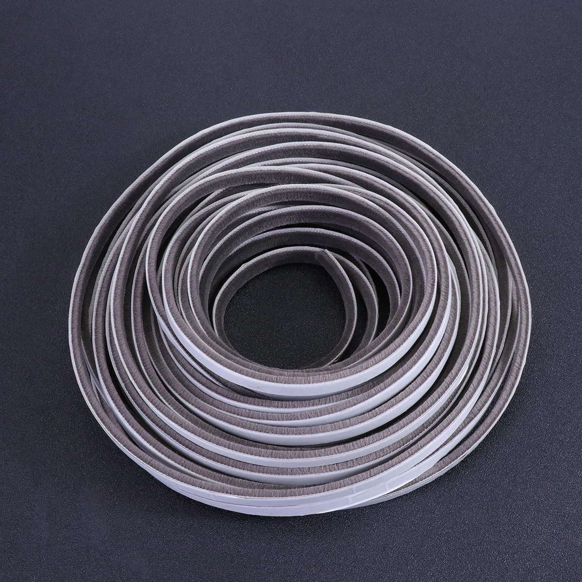 

1 Roll 9X5Mm Door Window Sealing Strip Pp Material Soundproof Waterproof Dustproof Strong Adhesive Easy Cut For Glass Doors