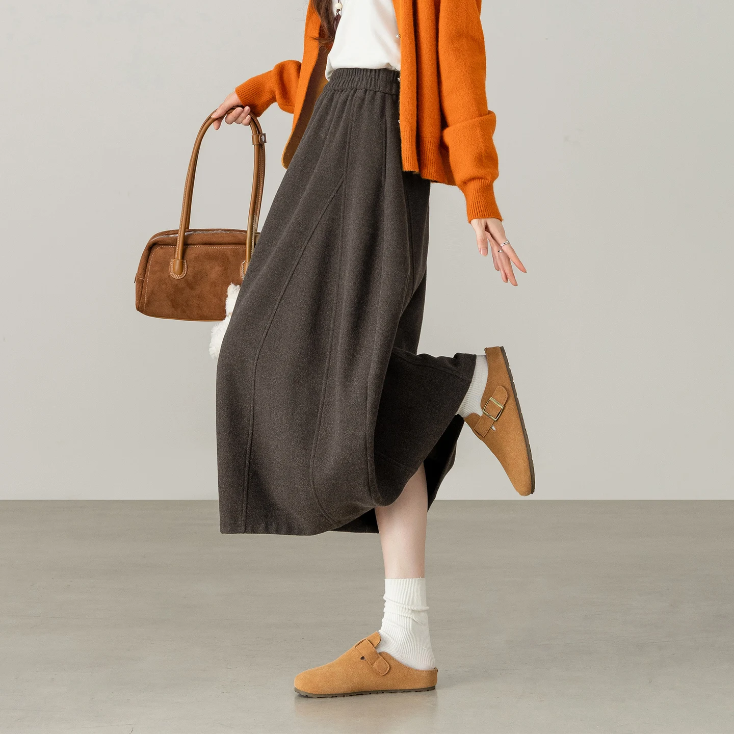 SENTUBILA Women Bubble Maxi Skirt 2026 Winter Elastic Waist Long Ladies Slim Fit Versatile Daily Commuter Soft Skirt 164QQ6822