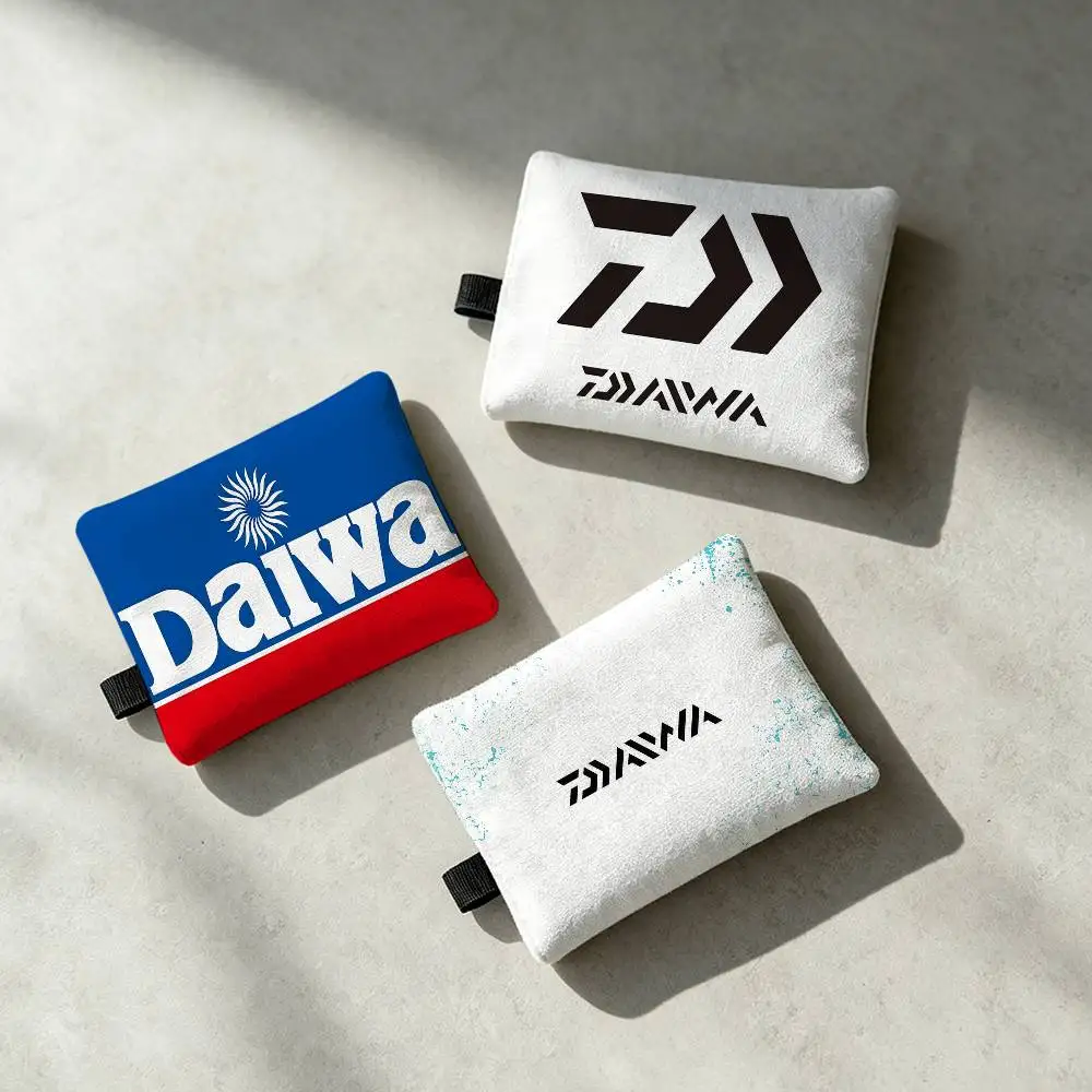 Brand Logo D-Daiwa Waterproof Zipper Coin Purse Lightweight Hanging Key Pouch Card Holder For Daily Use