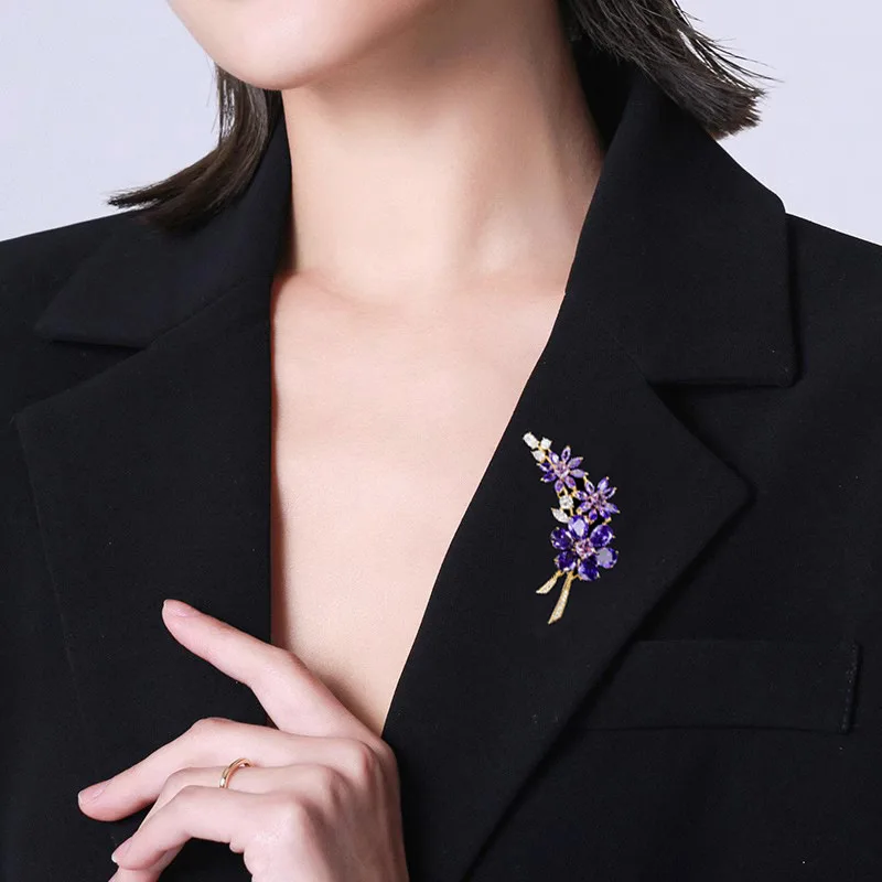 Summer New Elegant Vintage Cubic Zirconia Purple Flower Brooches for Women Luxury Design Corsage Accessories Dress Pins Gift