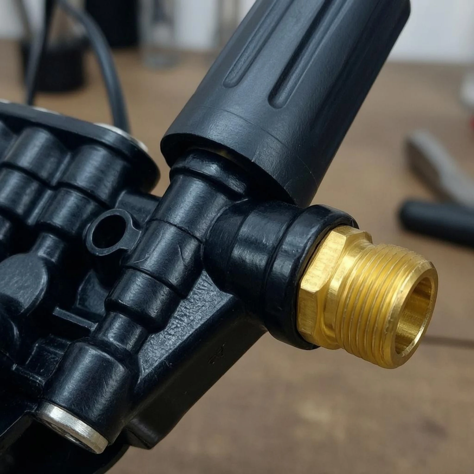 12 Mm Stem-Clamp Pump Head Multiple Connection Ports Pressure-Regulating Pump Head Car Washer Part Adjustment Knob Compact