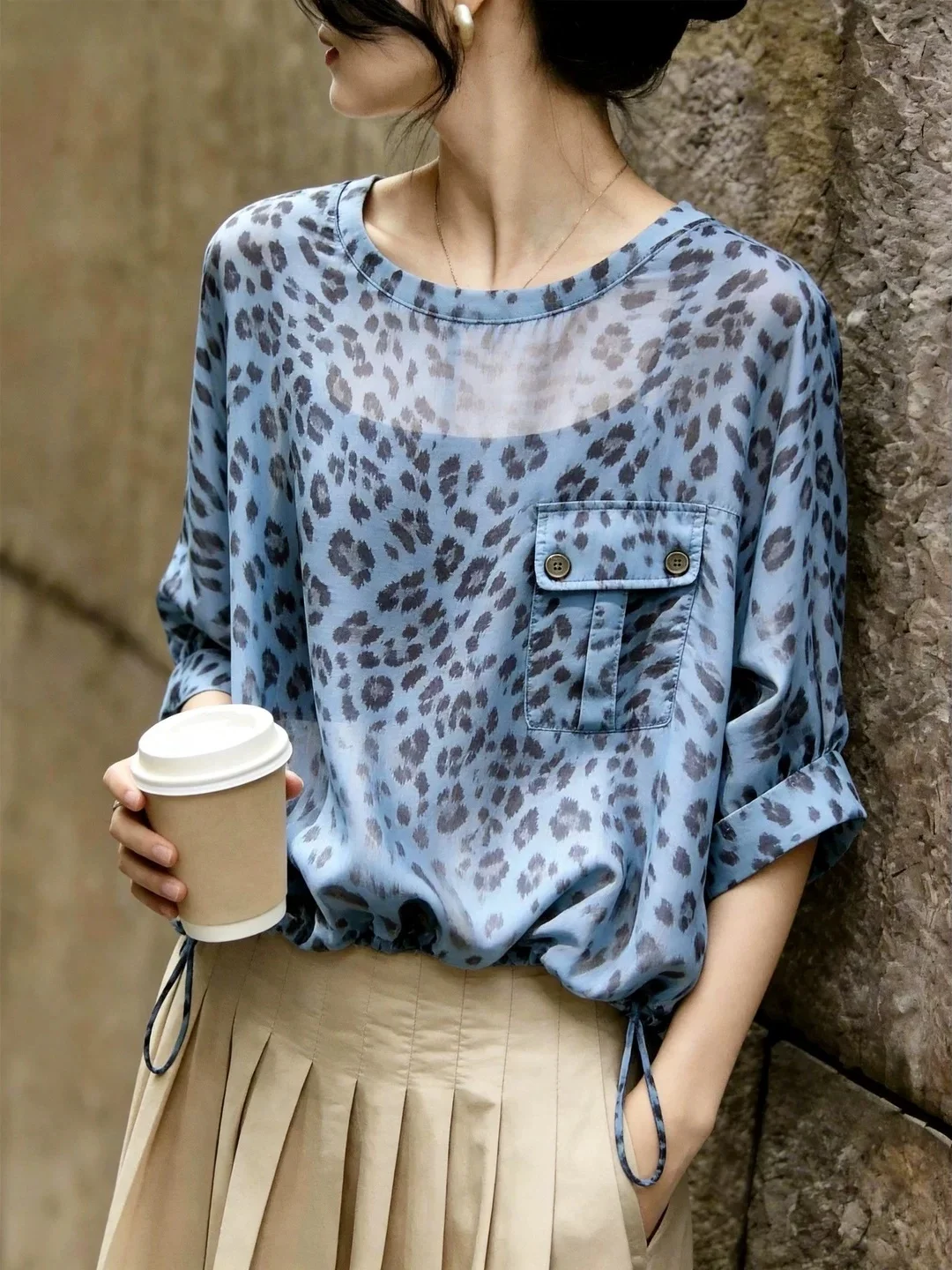 

2026 Summer New Fashion Design Leopard Print Casual Commute Women's Sunscreen Shirt Straight Tube Type Seven Sleeve Length