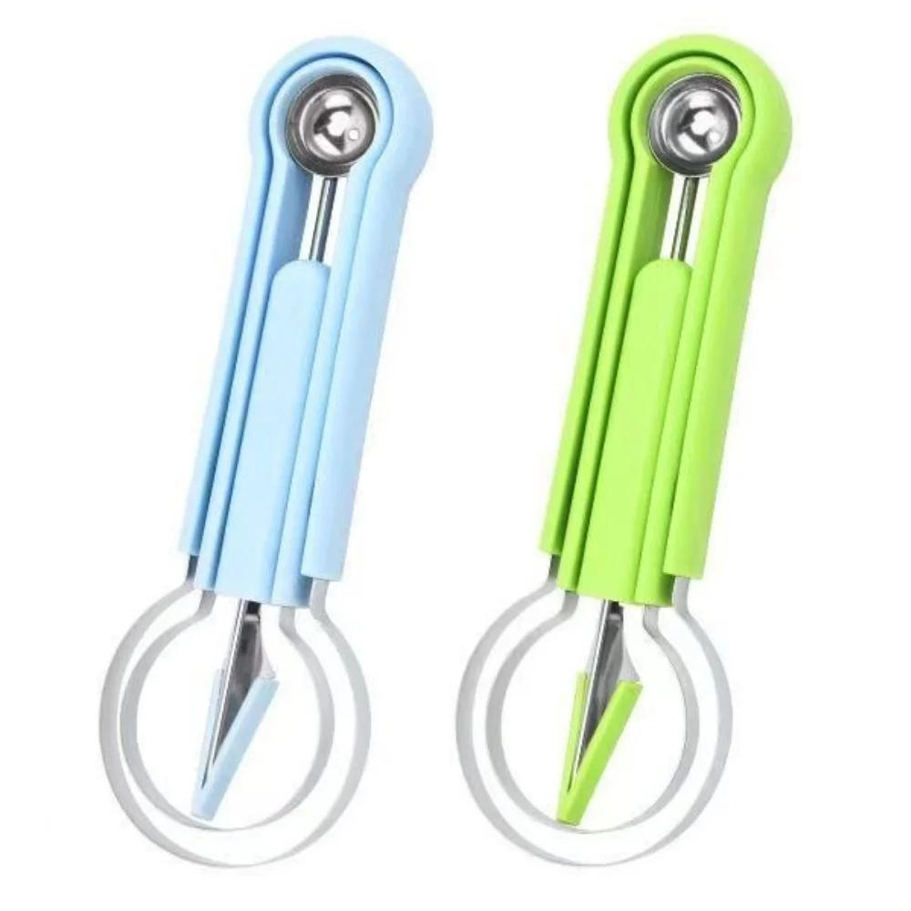 Three-in-One Fruit Slicer, Suitable for Slicing, Scooping and Carving Fruits. It Is Applicable to Watermelons, Cantaloupes, Etc.