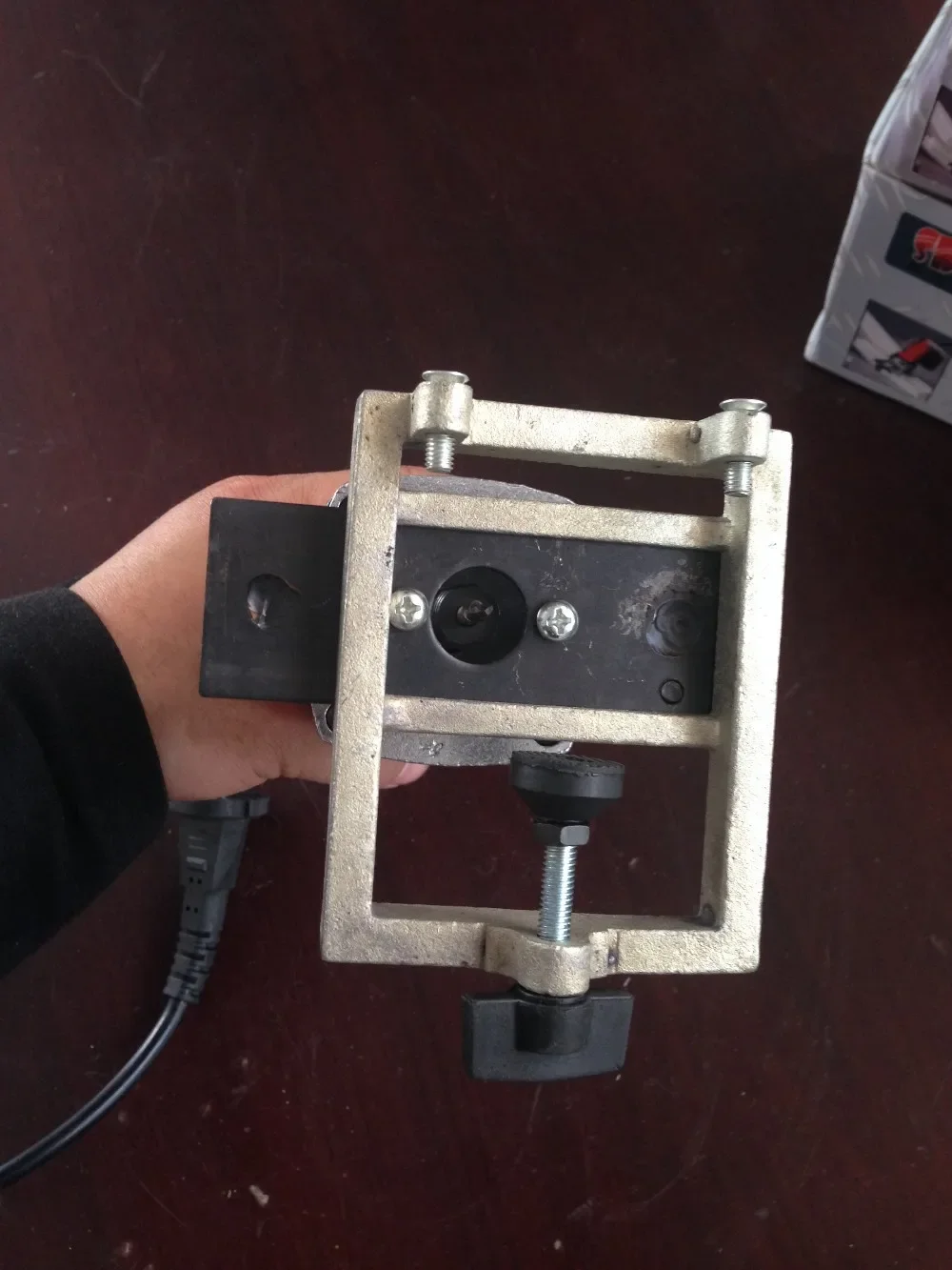 Fresatrice portatile per slot d'acqua per porte e finestre UPVC da 45 gradi