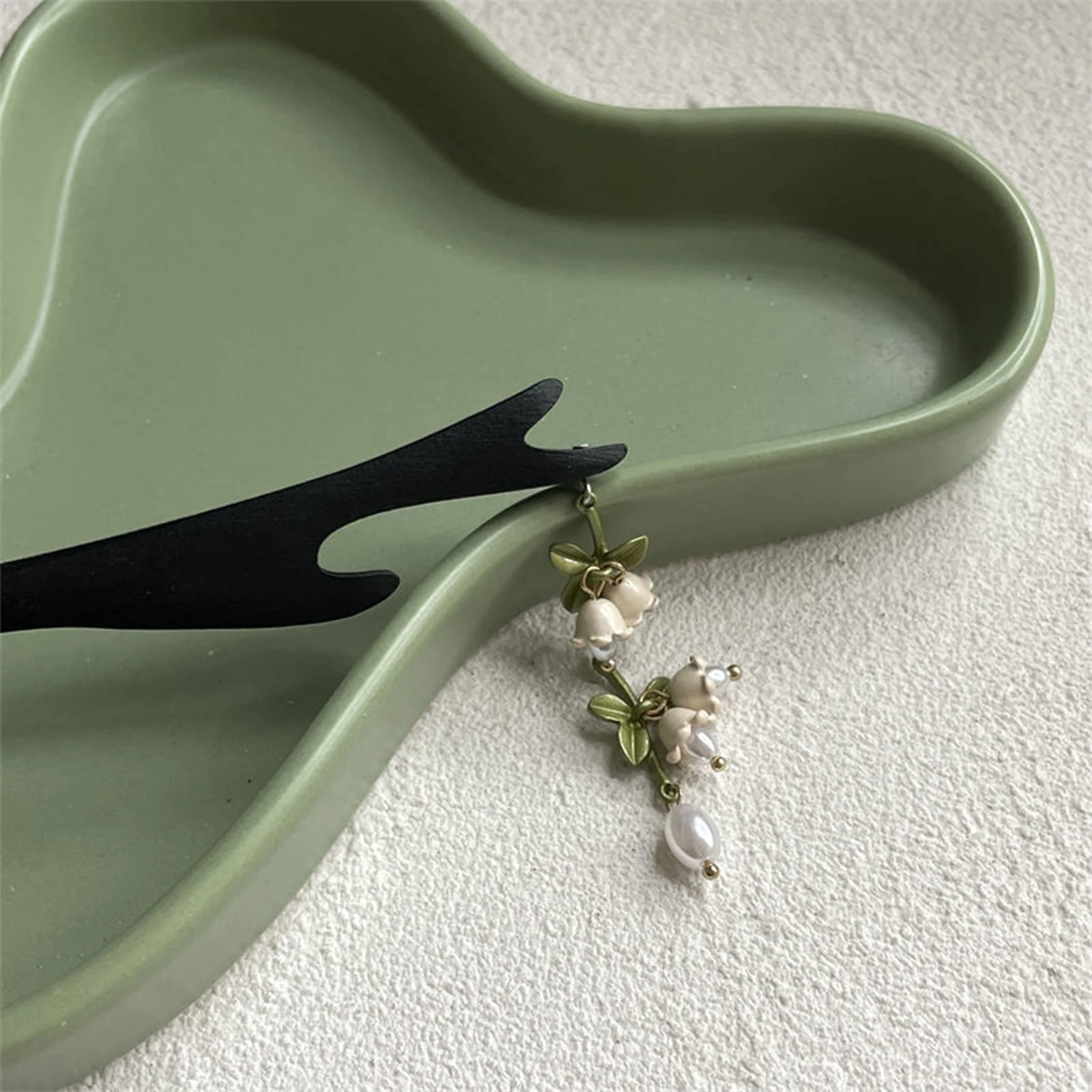 Jepit Rambut Bunga Gaya Perancis Garpu Stik Rambut Bunga Putih Pin Rambut Kayu Tempat Ekor Kuda Perhiasan Pembuat Sanggul Rambut Wanita Anak Perempuan