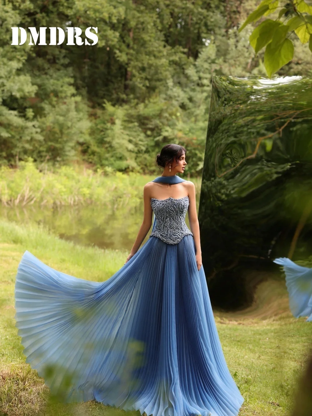 

Stylish Strapless Evening Dress Luxurious Diamond Beaded Party Gown Romantic Sleeveless A-Line Floor-Length Party Dress فسات