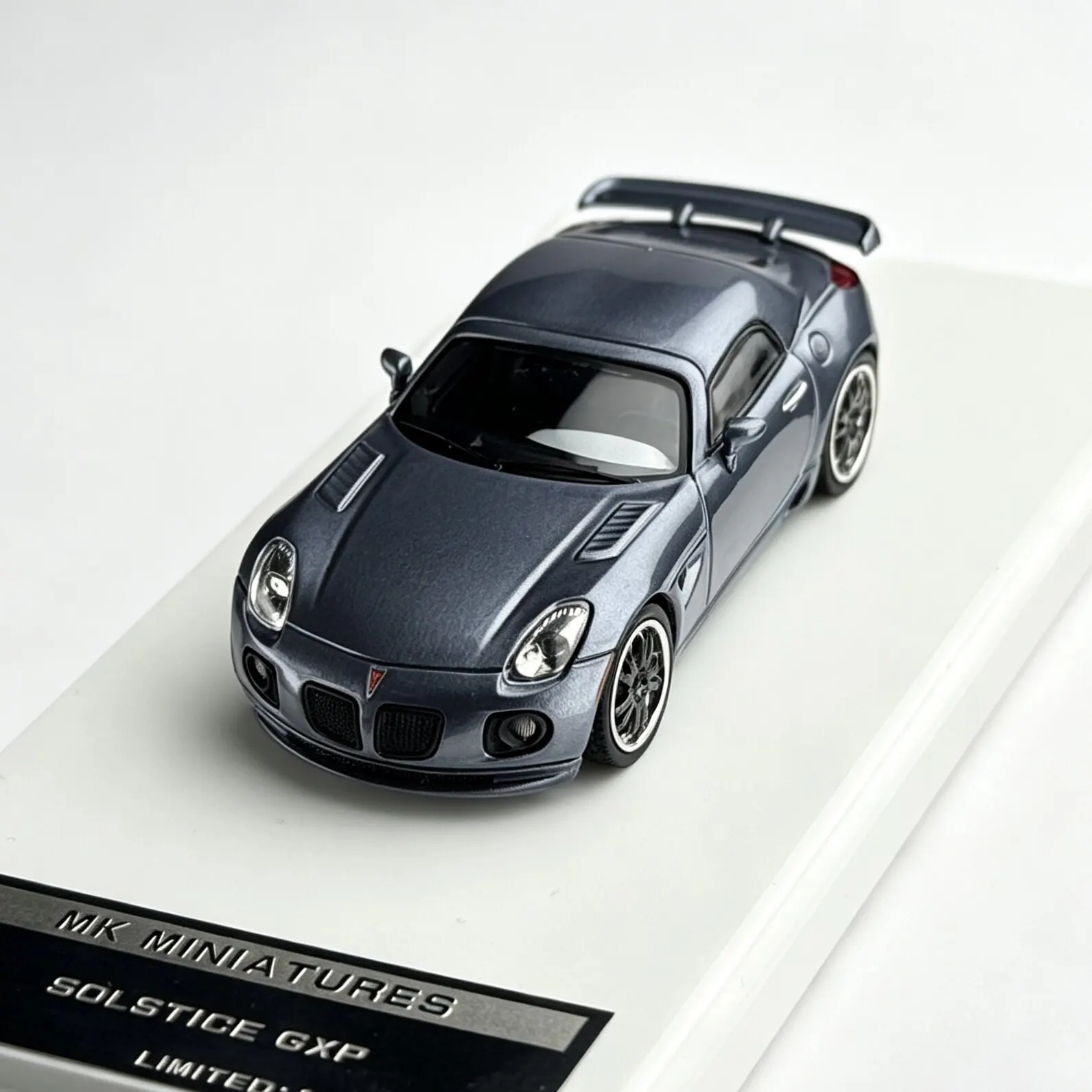 modele-de-voiture-en-alliage-pontiac-edition-limitee-hec-exposition-de-pekin-echelle-1-64-diecast-mk