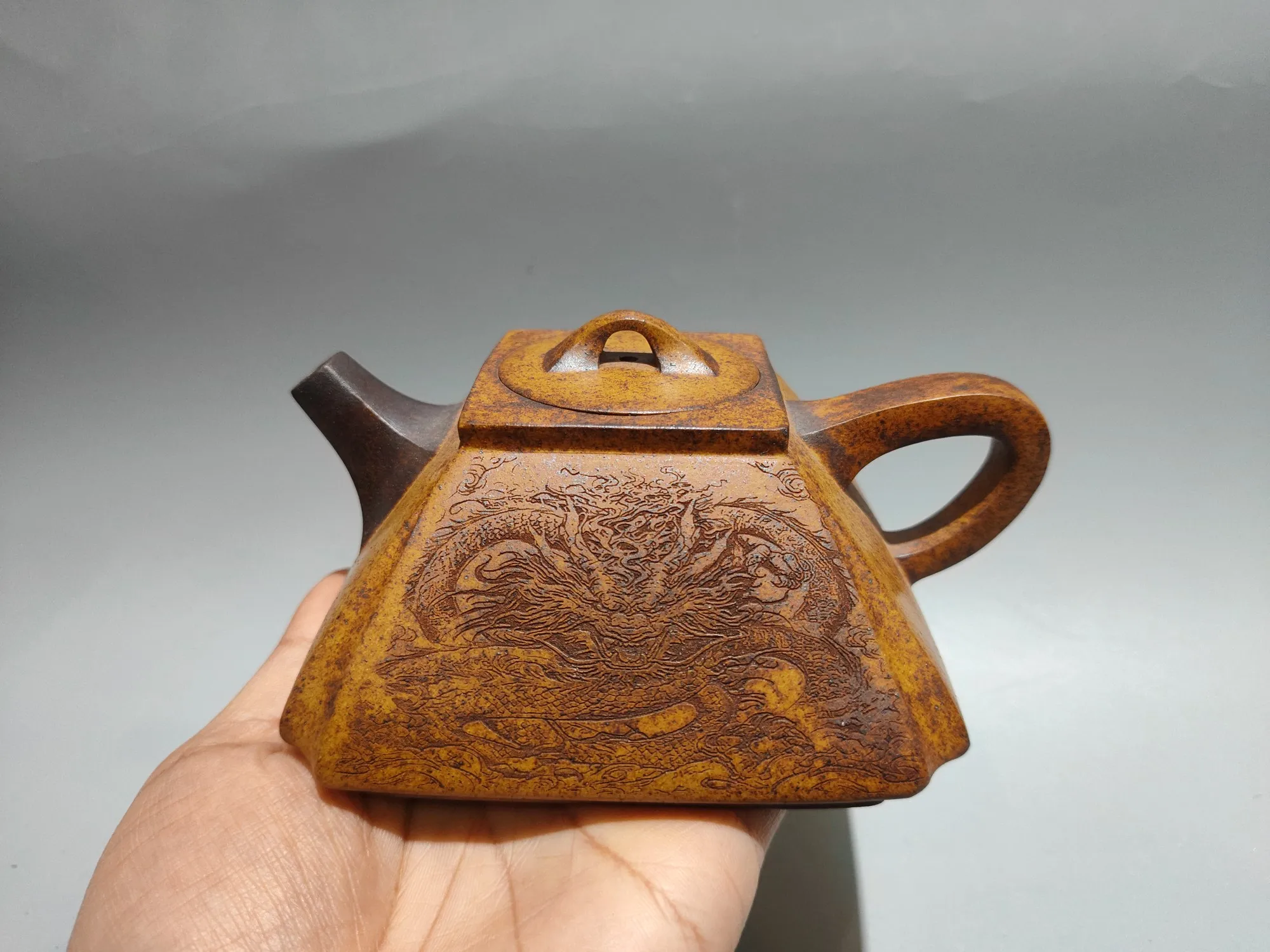 Yixing Purple Clay Pot Kiln discoloration Four sided dragon pattern Jiangnan teapot Kettle Teapot Flagon