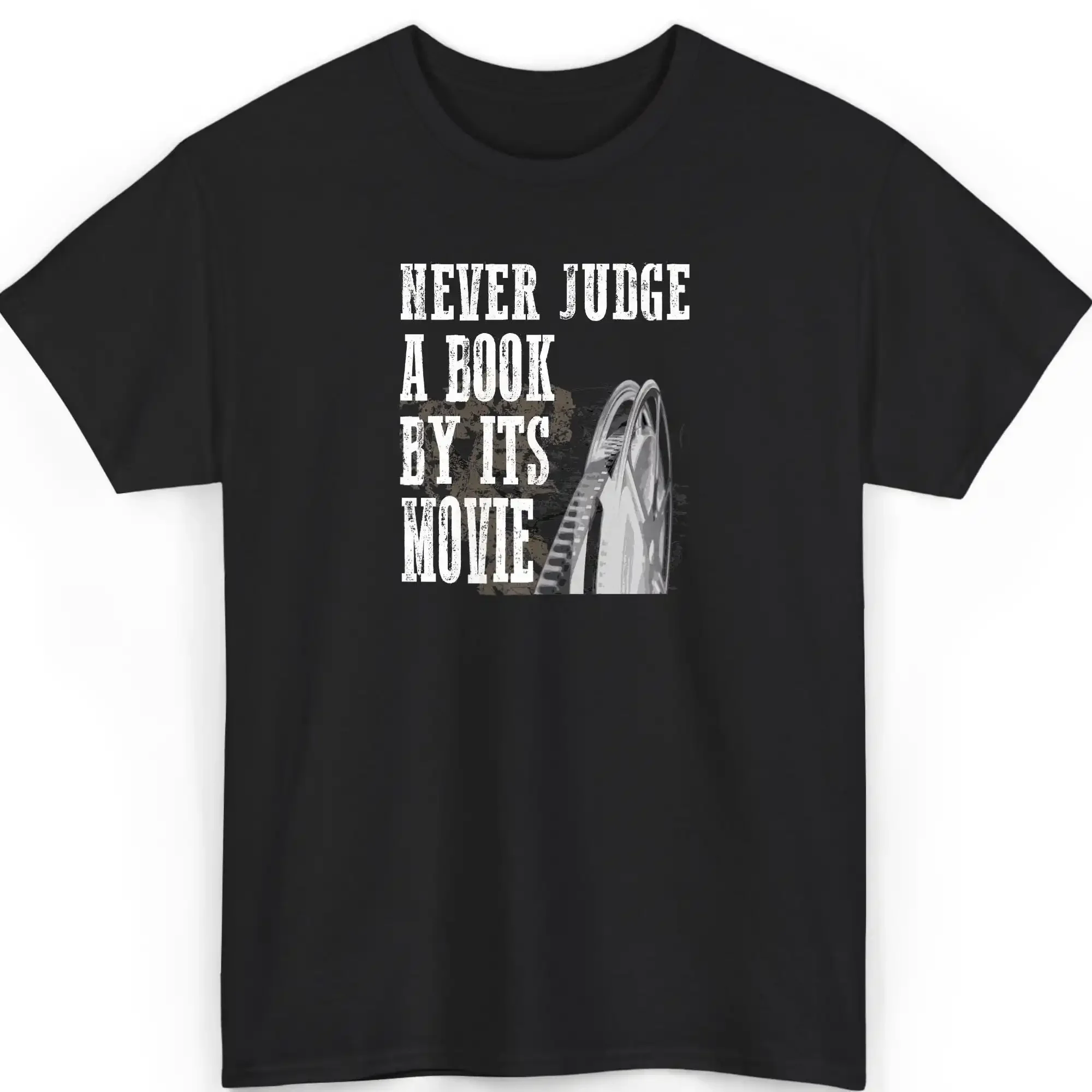 Beurteilen Sie ein Buch nie nach dem Film-T-Shirt. Lustiges T-Shirt für Buchliebhaber, Humor, Literatur, für Bücherwürmer, Bibliotheks-Enthusiasten, Bekleidung.