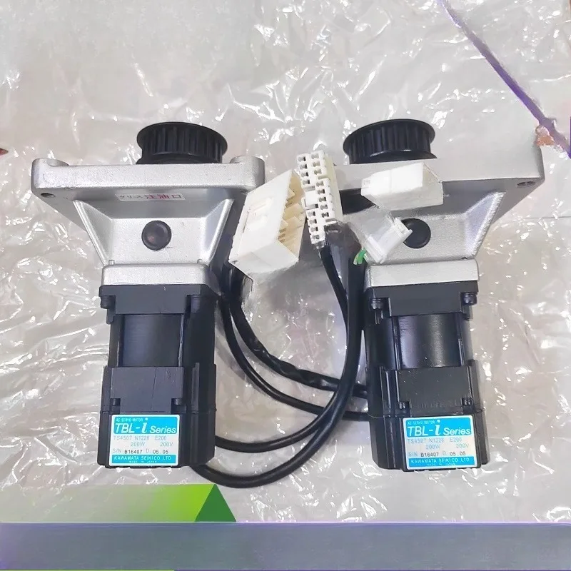

Parts are suitable for Toshiba elevator motor door motor TS4507N1228E200/200W original