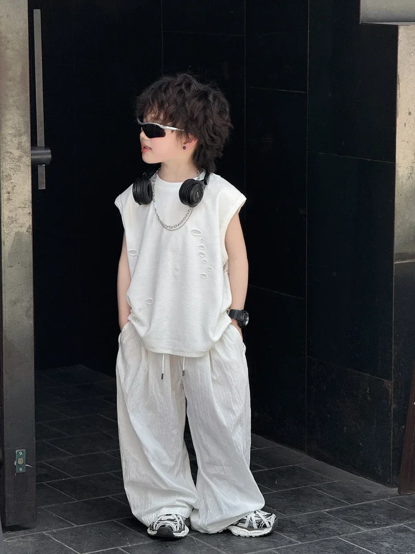 

Boys' Summer Set Korean Version Children's Perforated Vest T-shirt+straight Tube Lightweight Pants Two-piece Set Kids Outfits