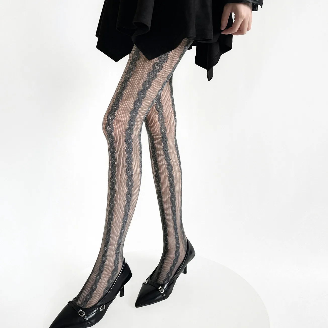 Stylish Atmospheric Grey Diamond-Shaped Ladies Hollow Out Pantyhose Sexy Hottie Lolita Retro British Style Plaid Fishnet Tights