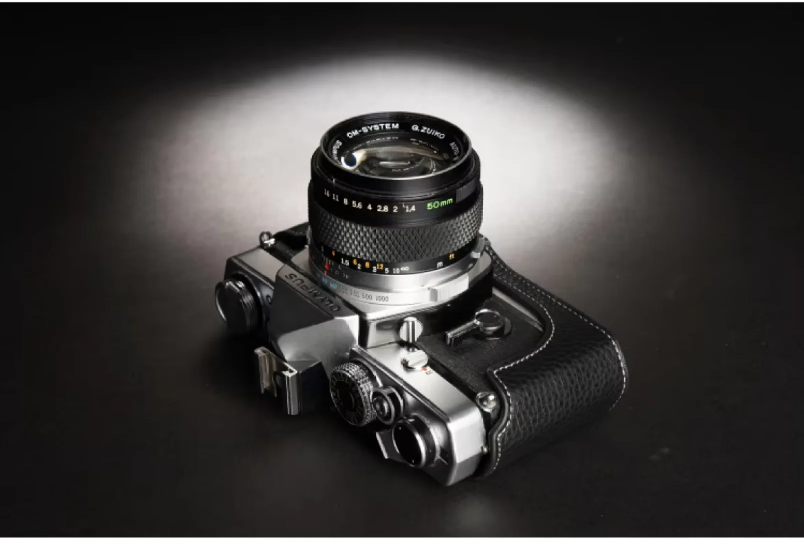 كاميرا جلد البقر الحقيقي حقيبة الجسم صندوق الحال بالنسبة لأوليمبوس OM-1 OM1 OM-2 OM-3 OM4Ti واقية كم قاعدة اليدوى الصورة