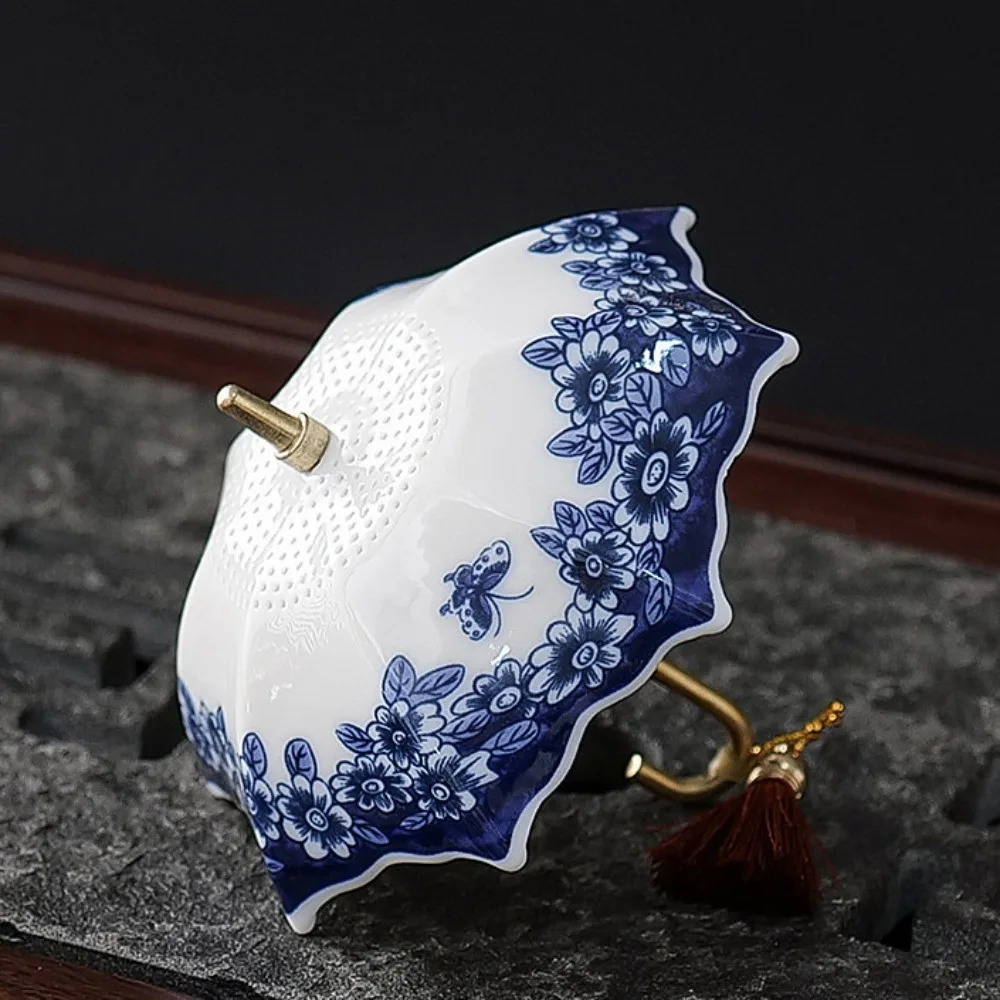 Ceramic Umbrella Tea Strainer Traditional Blue White Porcelain Pattern Tea Infuser Chinese Style with Tassel Tabletop Decoration