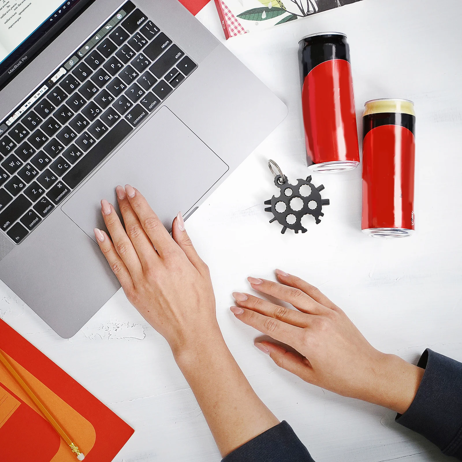 

20-In-1 Multifunctional Snowflake Wrench Portable Precision Tool For Camping Hiking Outdoor Use Sturdy Smooth Polished Snowflake