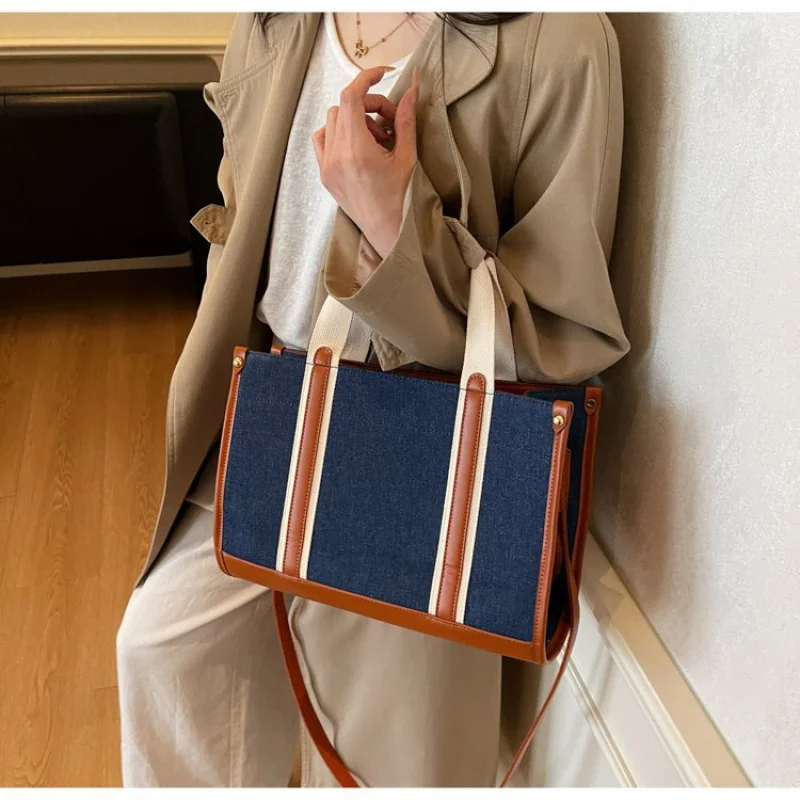 

Luxury Women's Tote Bag Crafted From Fine Leather Featuring Casual Vintage And Famous Durable Look​