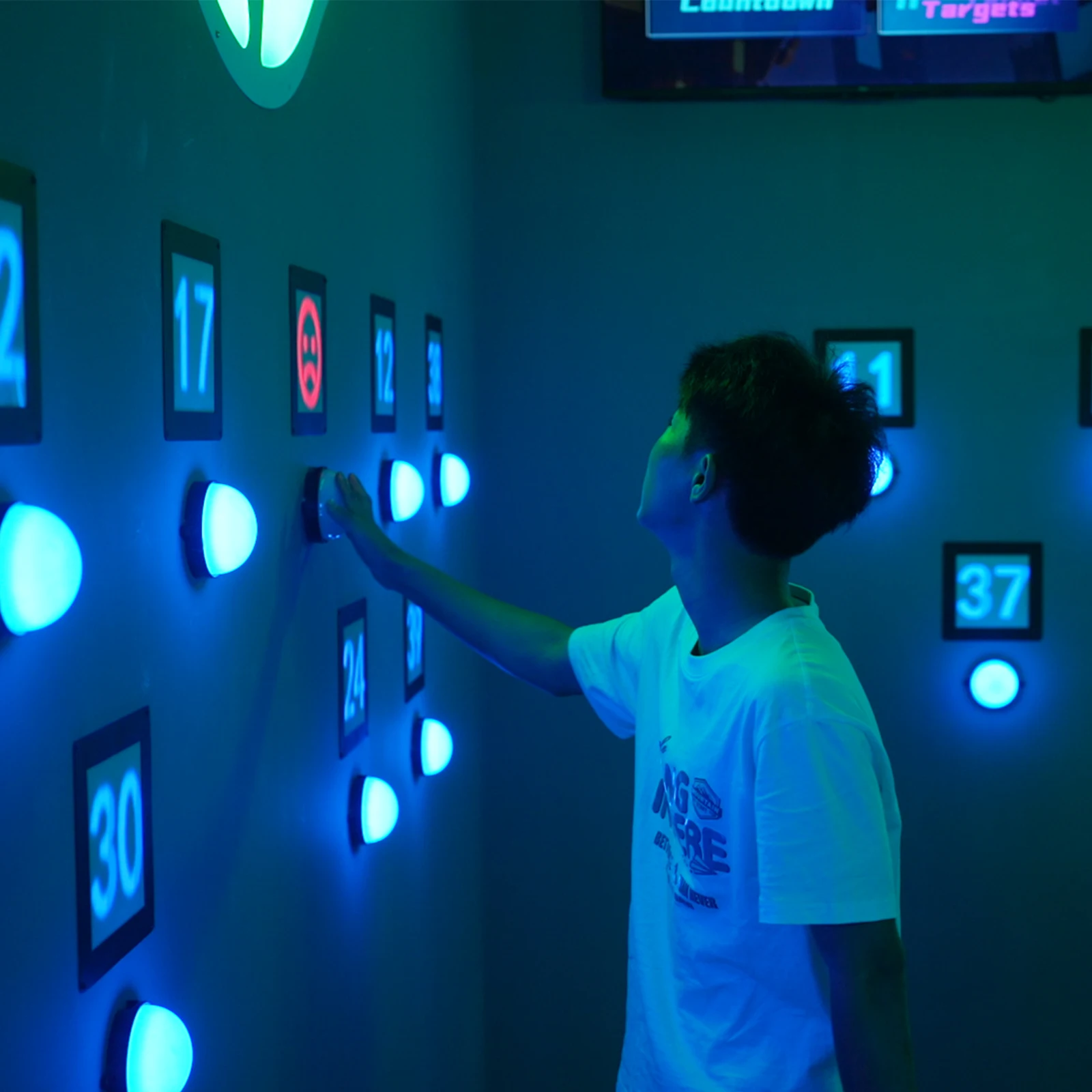 Pixfi Games Indoor Time-limited Multiplayer Escape Game Room Arena Interactive Hide Challenge Popular Activate Hide Game