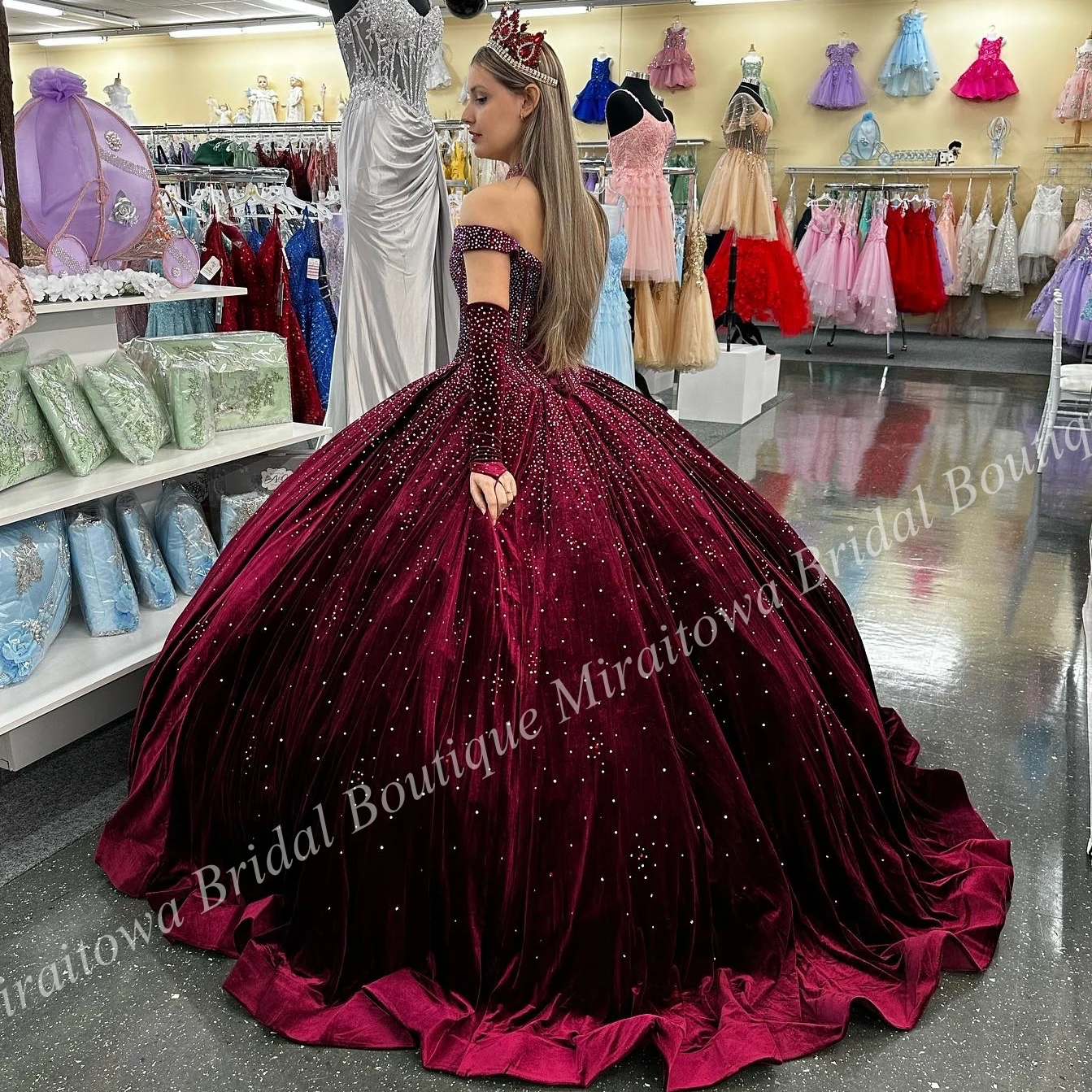 Vestido de quinceañera de terciopelo con hombros descubiertos, brillante AB Stones, Bola de quinceañera mexicana, dulce vestido de fiesta de cumpleaños para niña del 15 ° 15/16