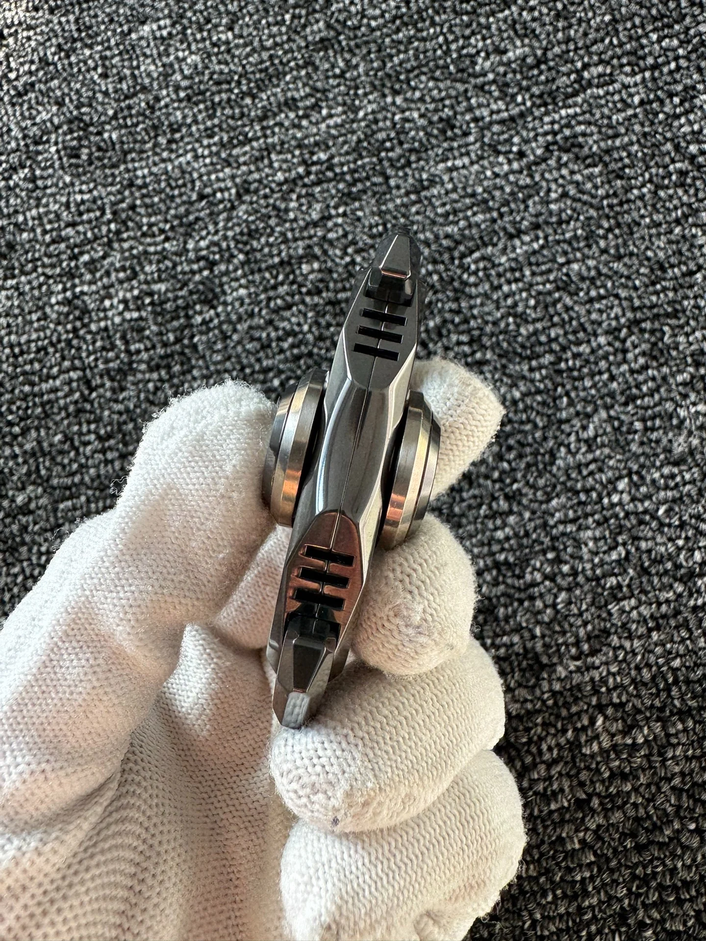 Used EDC Antimatter Squid Gyro, Zirconium Alloy Polished, Two-page Fingertip Gyro Edc Metal Decompression Toy