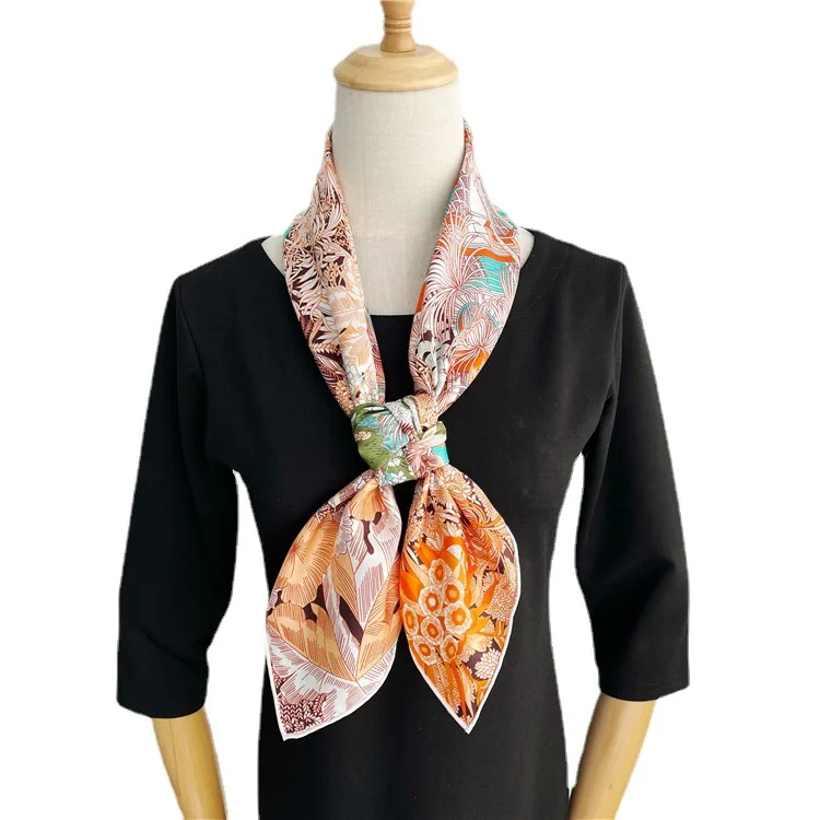 Sciarpa di seta di gelso di lusso Sciarpa di marca da donna con orlo quadrato Sciarpe arrotolate in raso Hijab Stampa Scialle avvolgente Designer Foulard femminile Bandana 90