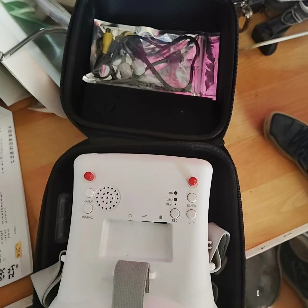 5.8G 4.3 بوصة HD LCD FPV نظارات بيضاء 008D PRO 5.8G عالية الوضوح مصغرة بلووب سباق الطائرة بدون طيار في جهاز استقبال 40ch 3.7 فولت/2000 مللي أمبير #1