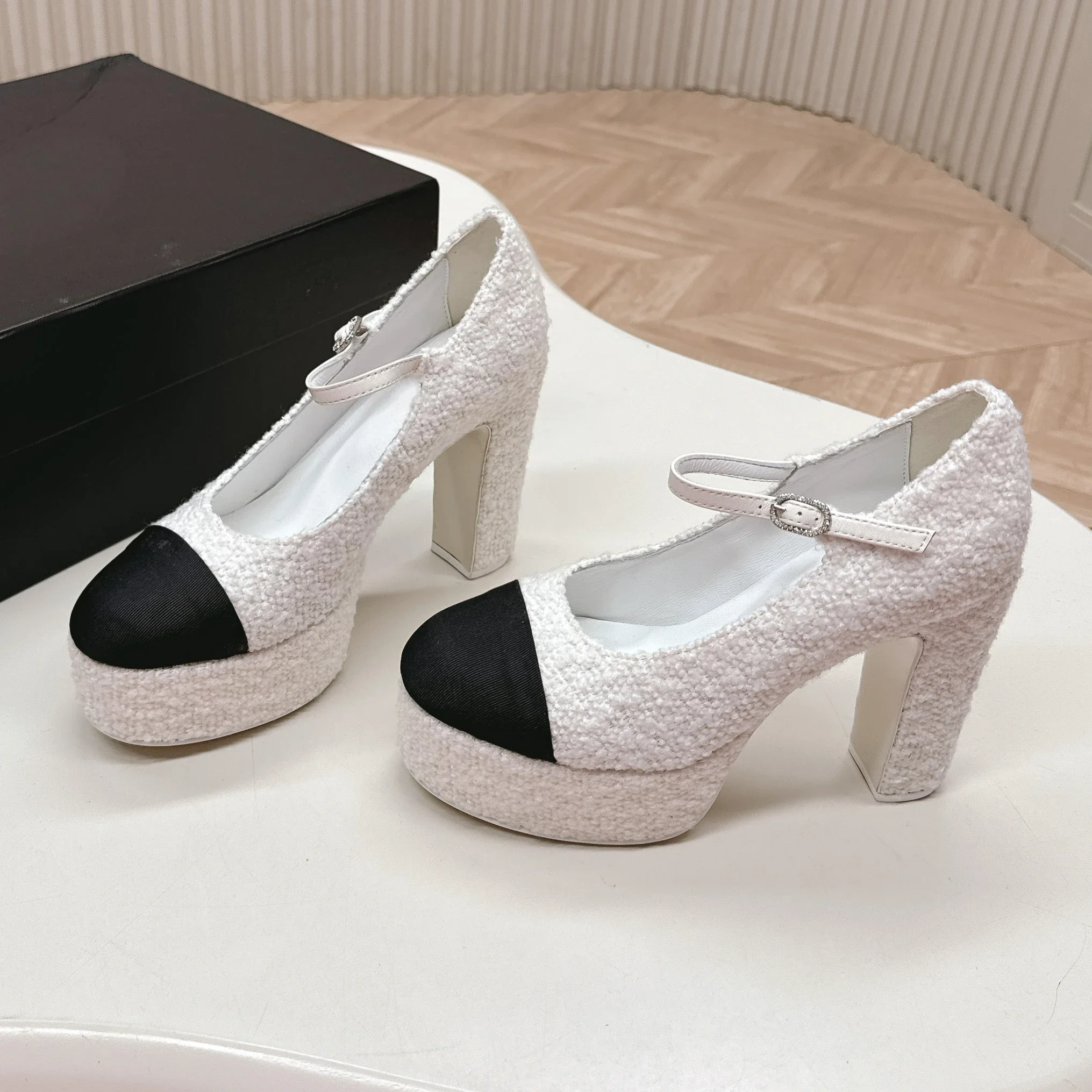 

White Textured Mary Jane Platform Heels Black Cap Toe Detail Chunky Block Heel Classic Buckle Strap Retro for Elegant Lady Looks