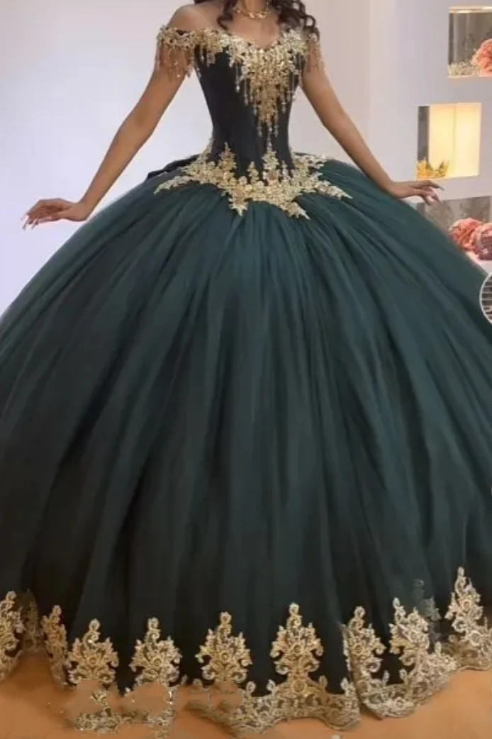 

Cstomized Color Plus Size Off Shoulder Sweet Boat Neck Quinceanera Dress Gold Lace Ball Gown Porm De 15 Años Prom Party Vestidos