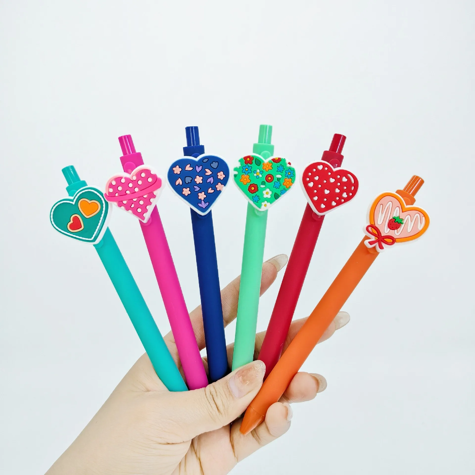 2025 جديد الكتابة على الجدران الحب سلسلة قلم حبر جاف ملون الحب على شكل قلم توقيع الطالب التصحيح القلم الموسم المفتوح هدية #4