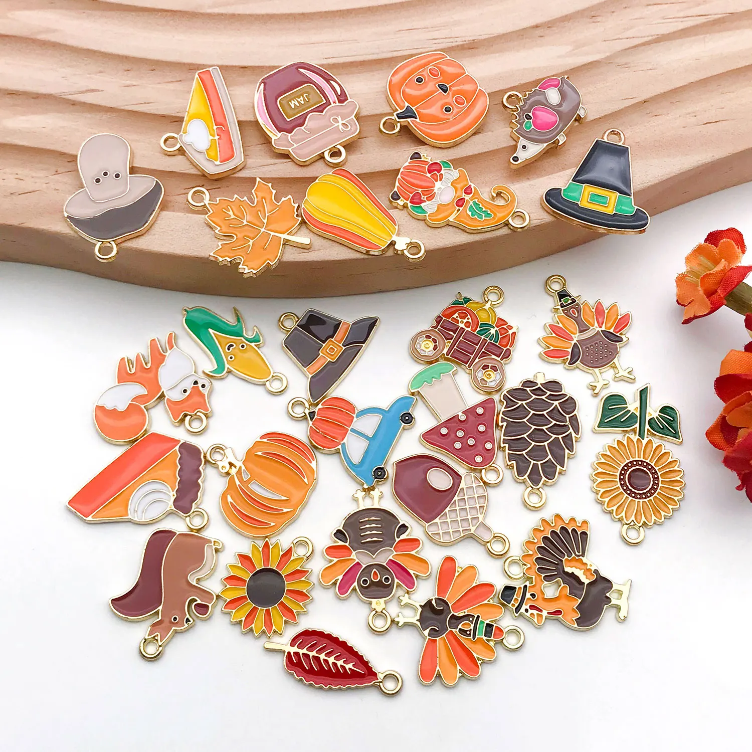 27pcs Oil Drip Thanksgiving Charms Turkey Pumpkin Maple Leaf Acorn Pendants DIY Bracelet Necklace Jewelry Making Accessories