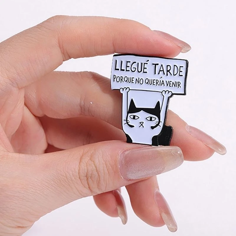  Stylish Cats Themed Lapel Pin Distinctive Contrast for Performers and Collector
