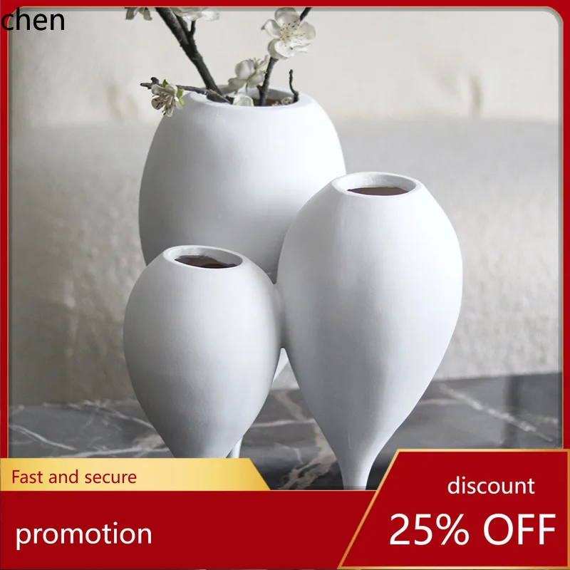 

H1Abstract Geometric Balloon Vase Ornament for Model Homes, Study Rooms, and B&Bs, Creative Living Room Decor with Dried Flowers