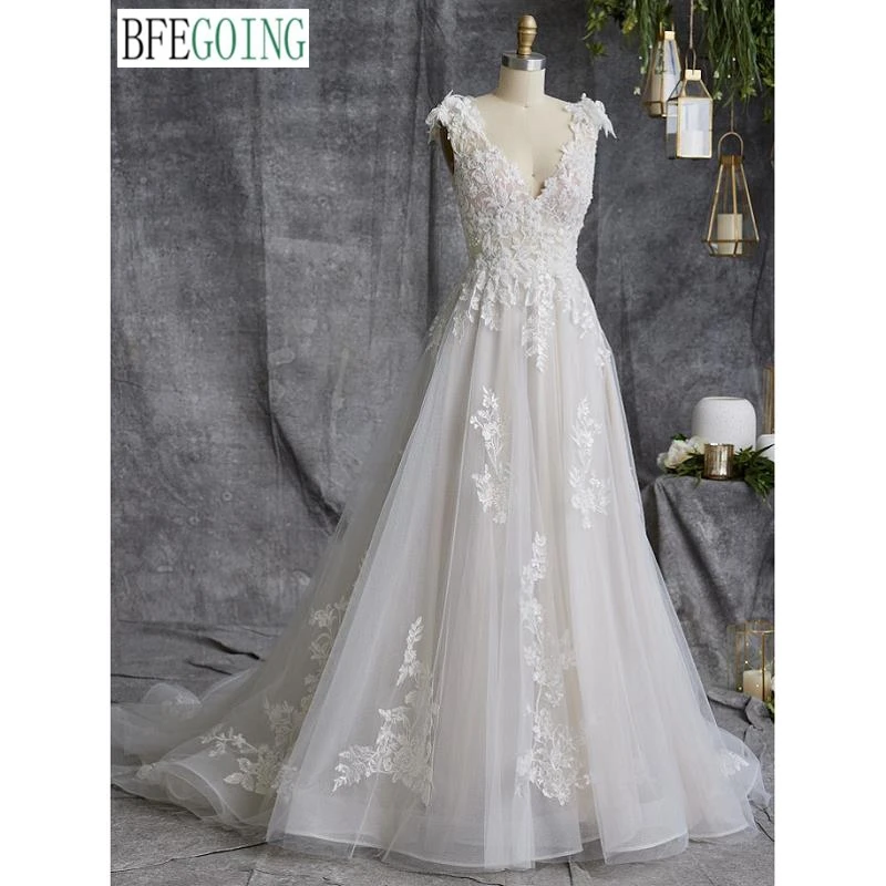 Ivory Lace Appliques Beading A-Line Wedding Dresses Chapel Train Custom Made Floor-Length V-Neck Sleeveless Bridal Gowns