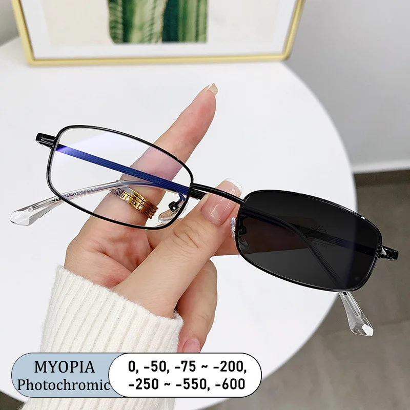 Artistic Brand Design Women Square Alloy Frame Anti Blue Light Prescription Custom Myopia Glasses Shade Photochromic 0 to -600