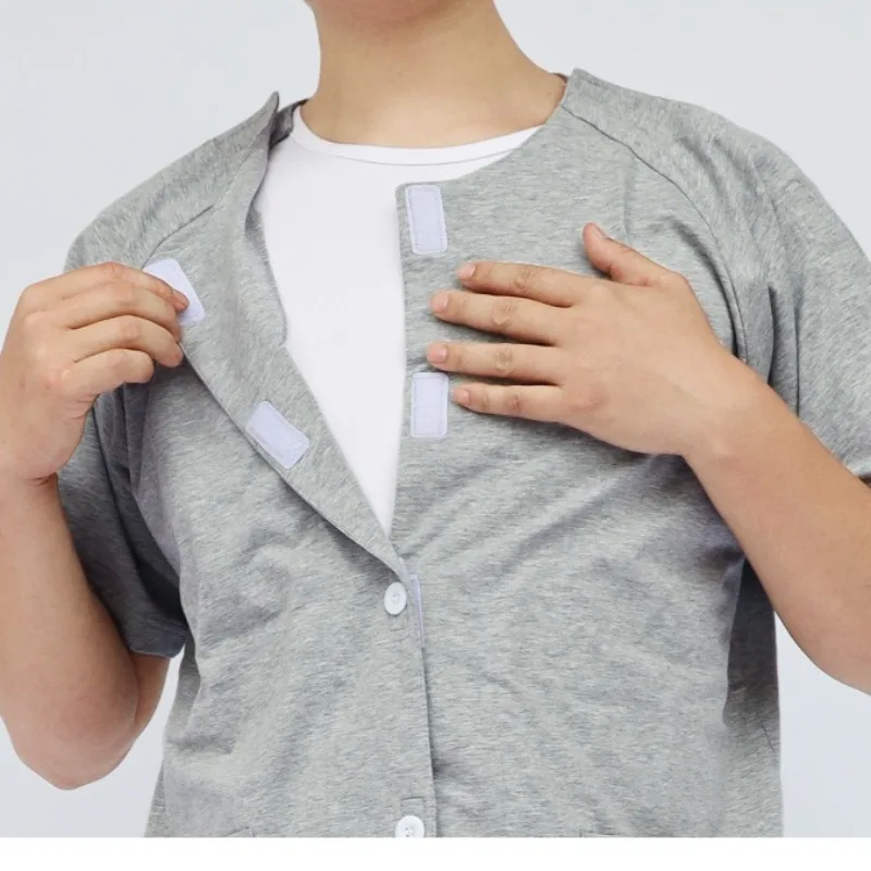 夏の患者服は手術後のリハビリテーションや介護服を着やすいです