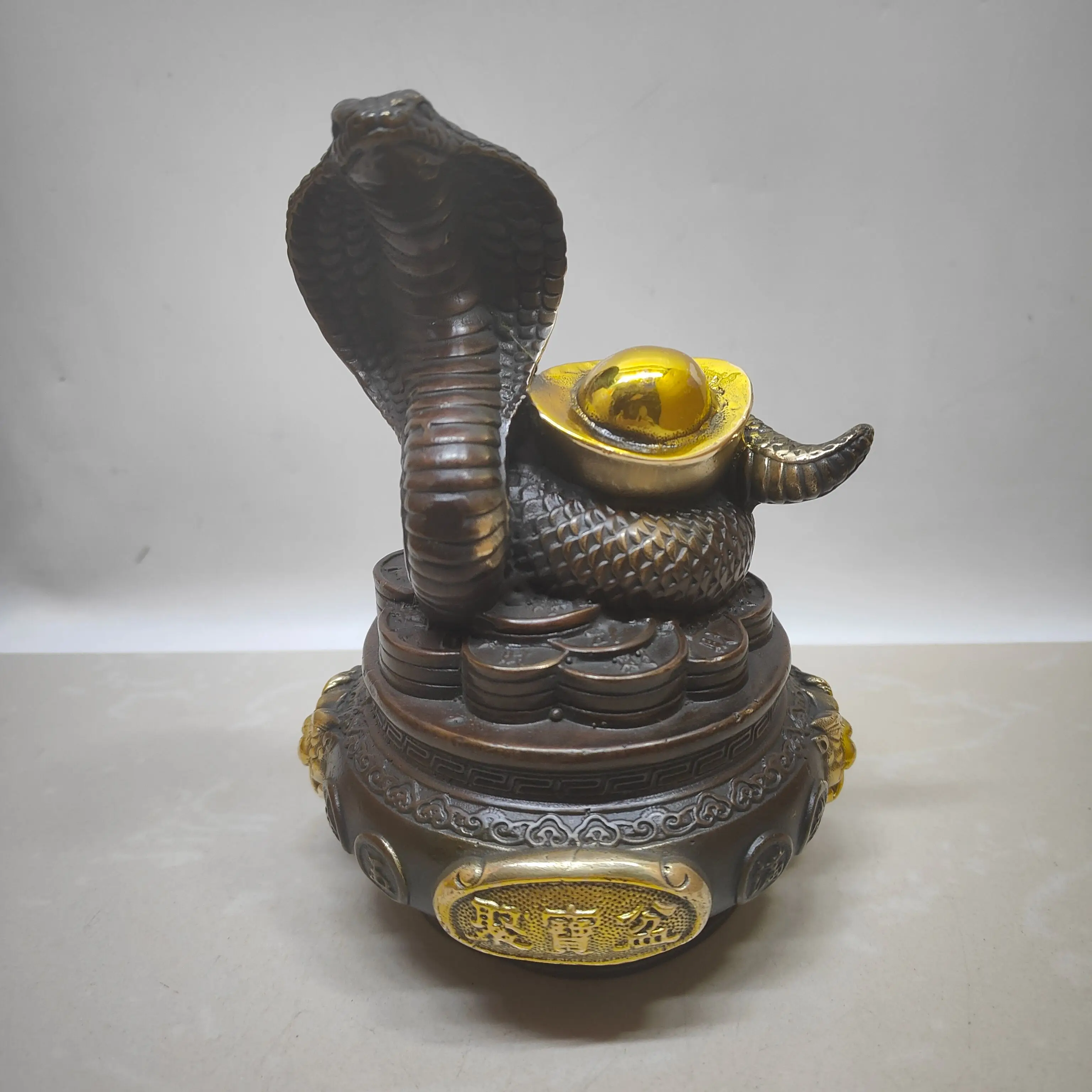 

A copper figurine of a coiled snake,Free shipping