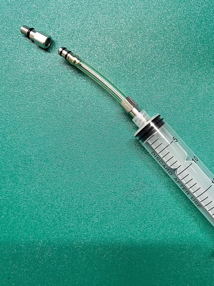 Adaptateur de tuyau de changement d'huile, Kit de purge de frein à disque hydraulique, raccord universel de frein de vélo, vis d'injection d'huile pour vtt/vélos de route