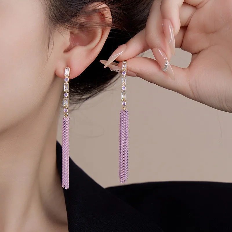 

Модные ретро-серьги с длинными бахромами, женский экстравагантный нишевый дизайн, изысканный стиль, легкая роскошь, изящность