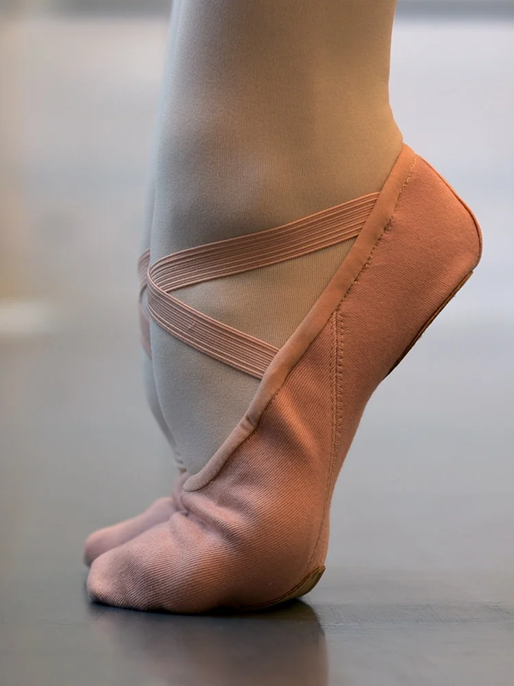 swiga-ballet-oes-profional-claw-wide-soft-ballet-dance-oes-arch-highlighting-fooa-dance-oes-for-men-adult