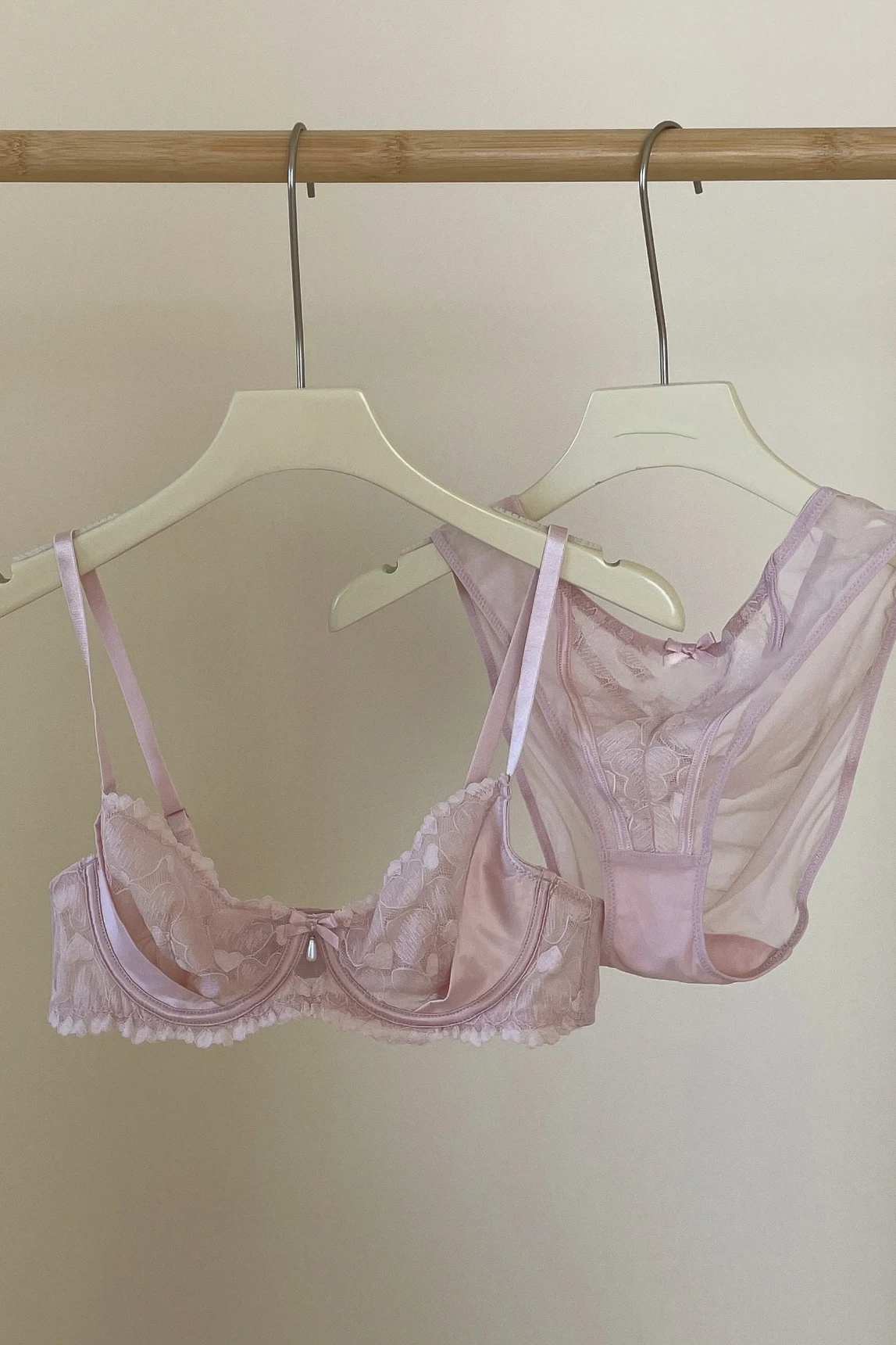 Conjunto de lencería adelgazante de encaje francés, sujetador y bragas sexis de realce, anillos finos de acero ligeros de lujo, conjunto de Control de barriga con realce Sexy YUQI