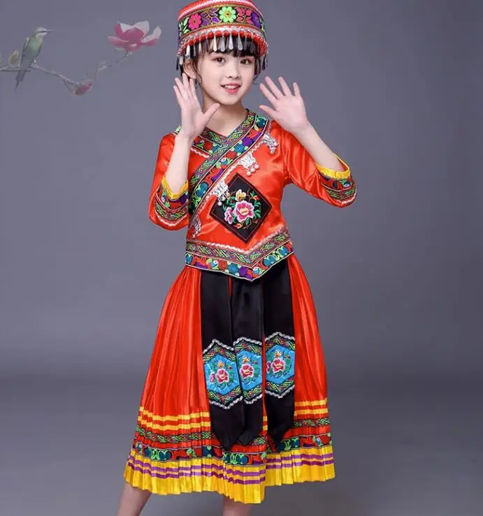 Costumi da spettacolo Miao Zhuang e Yi per bambini cinesi